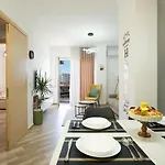 Rana - Modern & Sunny Flat Near Center & *