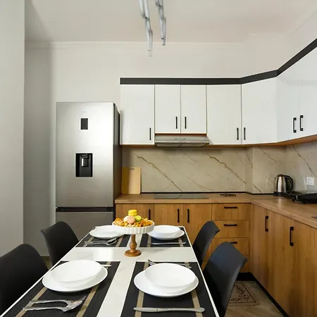 Apartament Rana - Modern & Sunny Flat Near Center & Durrës